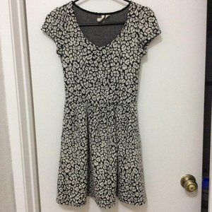 Frenchi Women crew neckline cap sleeve pullover ruffle dress (XS)